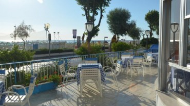 Hotel fronte mare in vendita a Rimini nord